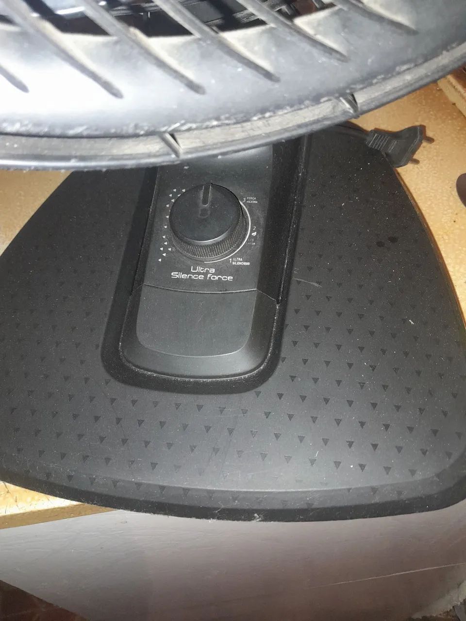 Vendo ventilador Arno semi novo põe 180.00 reais sou de duque de caxias rj - Foto 2