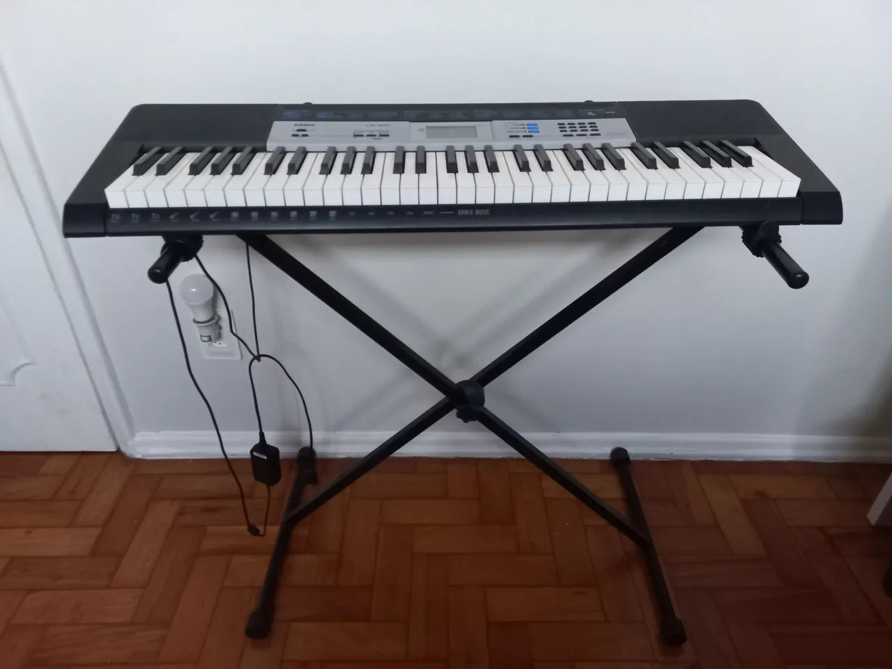 Teclado Musical Casio + Suporte