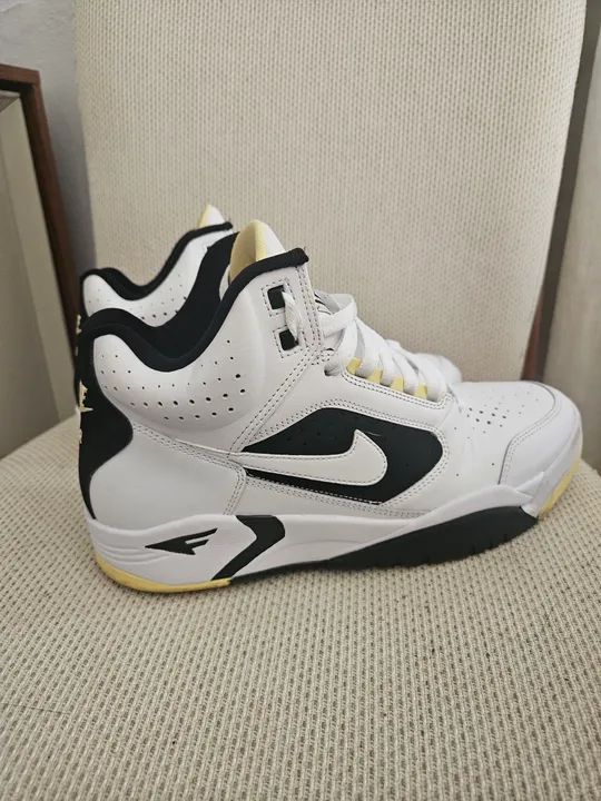 Nike Air Flight lite