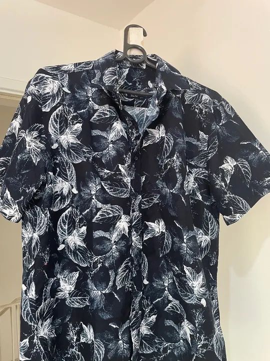 Camisa Manga Curta estilo Hawai e Praia Florida Azul e Branco - Foto 2