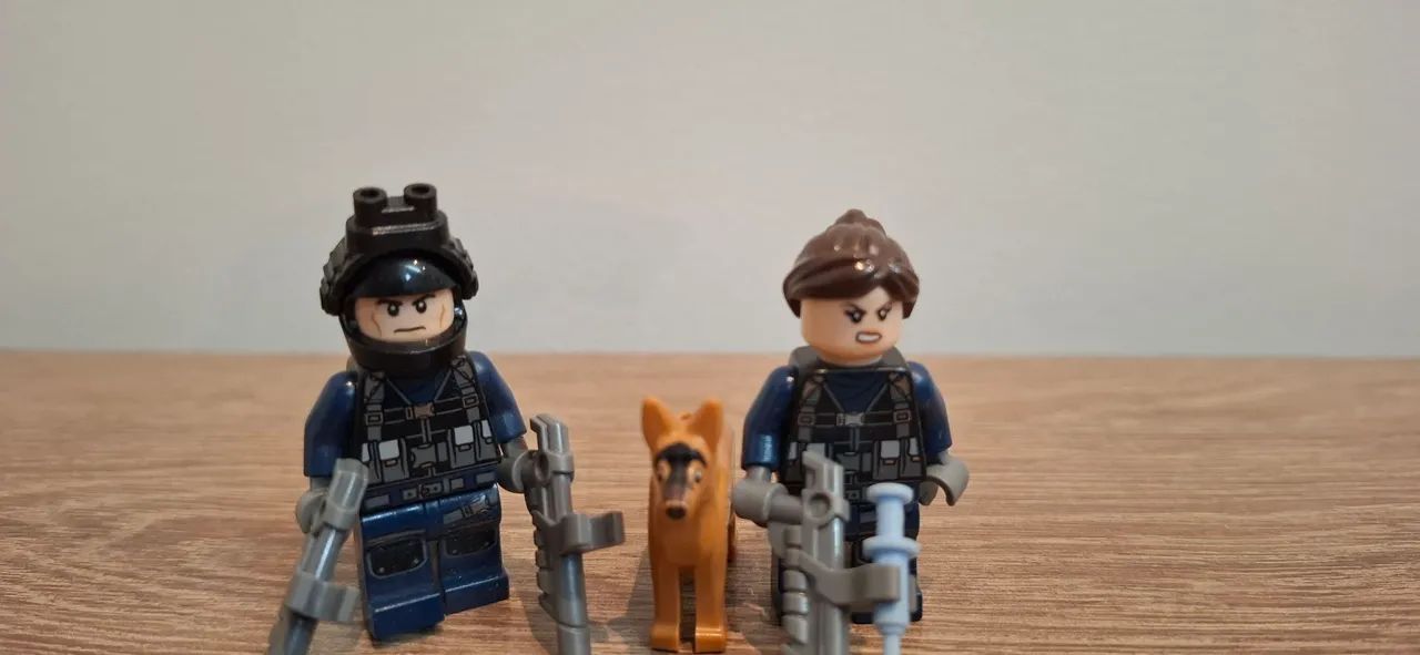 Lego SWAT com cão