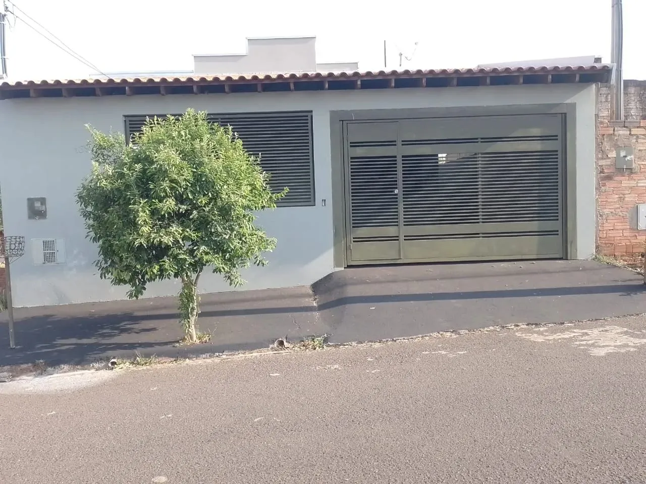 EXCELENTE CASA DE 02 QUARTOS PARA LOCÇÃO EM QUATÁ/SP
