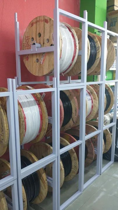 Estrutura metálica movel porta carretel de fio - Foto 4