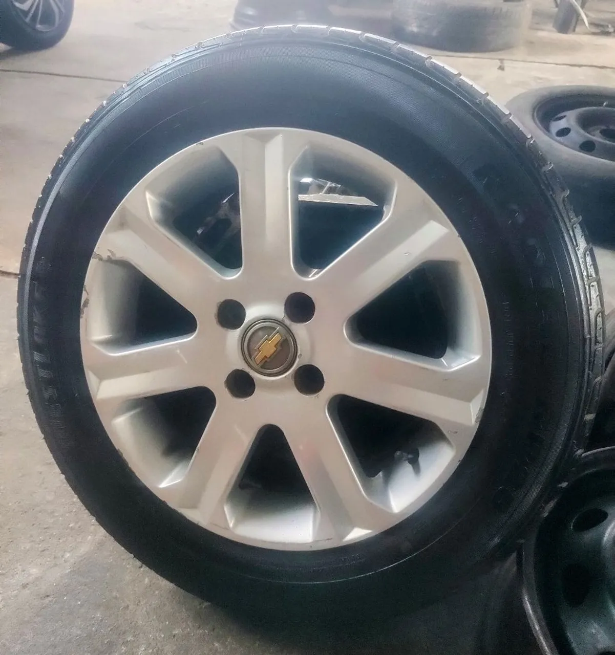 Jogo de Roda de liga leve Chevrolet Aro 15
