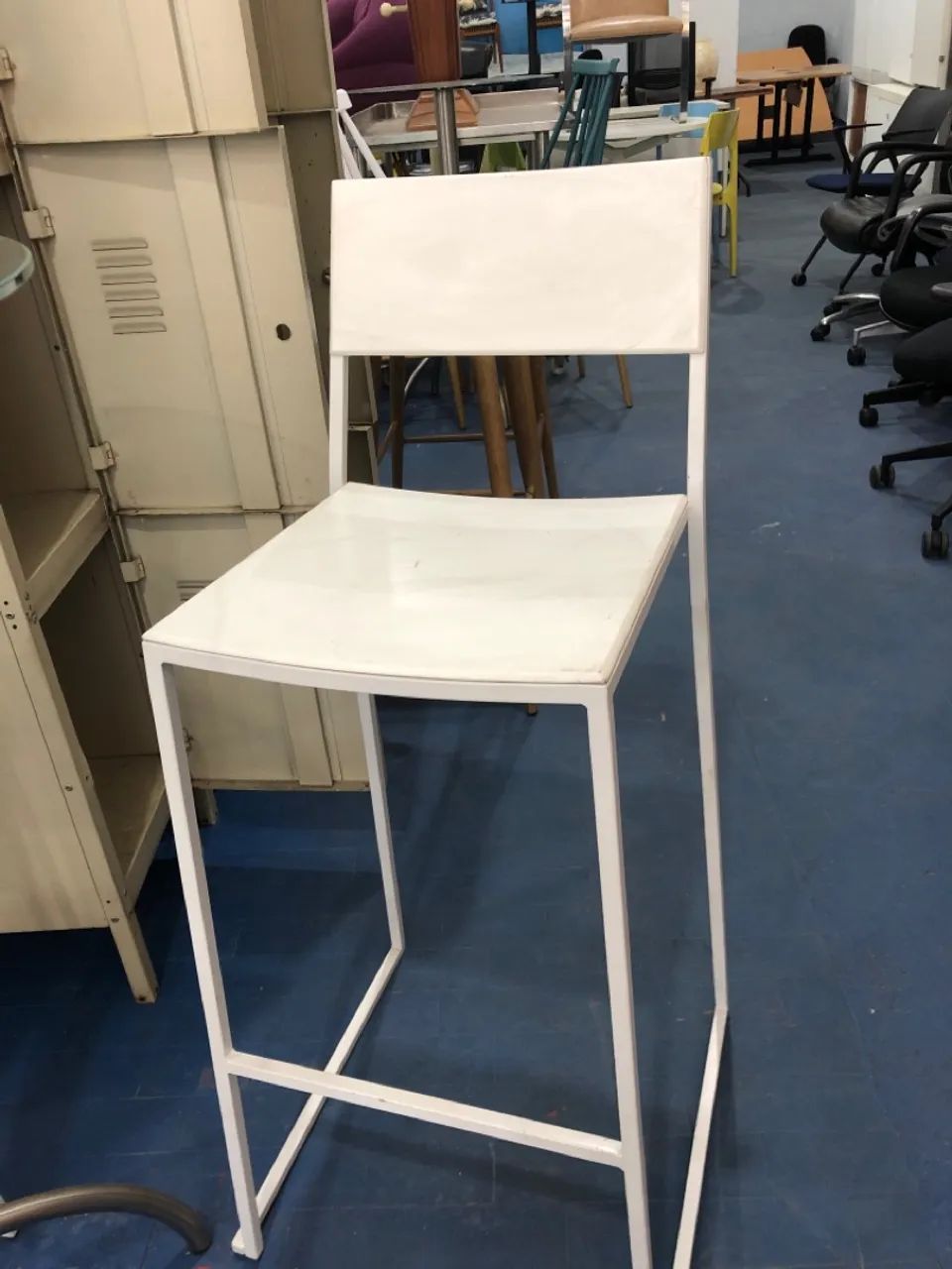 Banqueta Branca Moderna