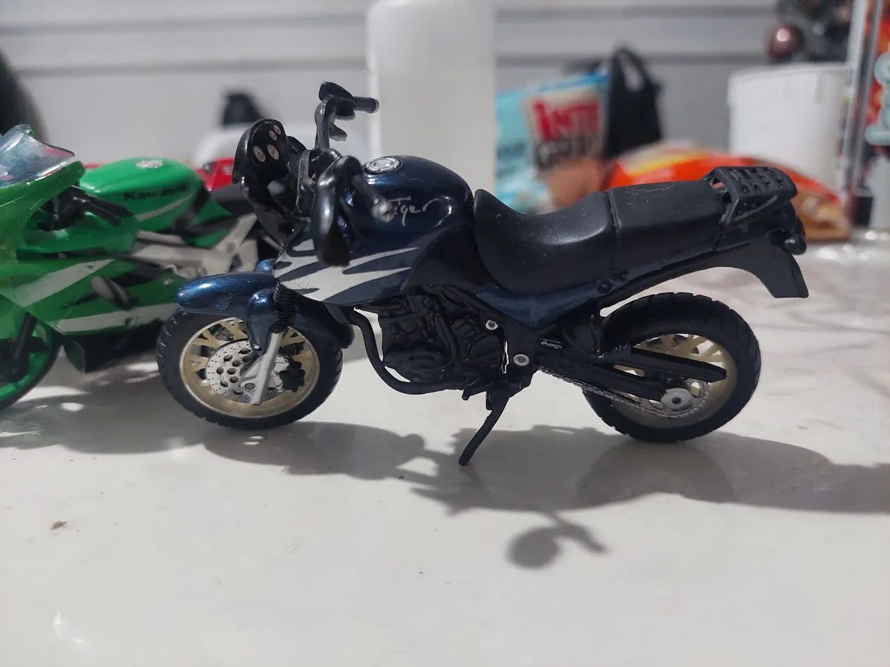 Motocicletas de Brinquedo - Kawasaki e Honda