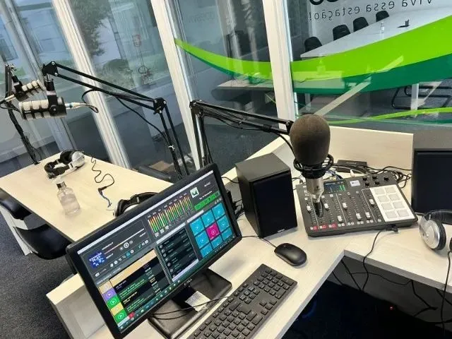mesa de audio radio comunitaria transmissor