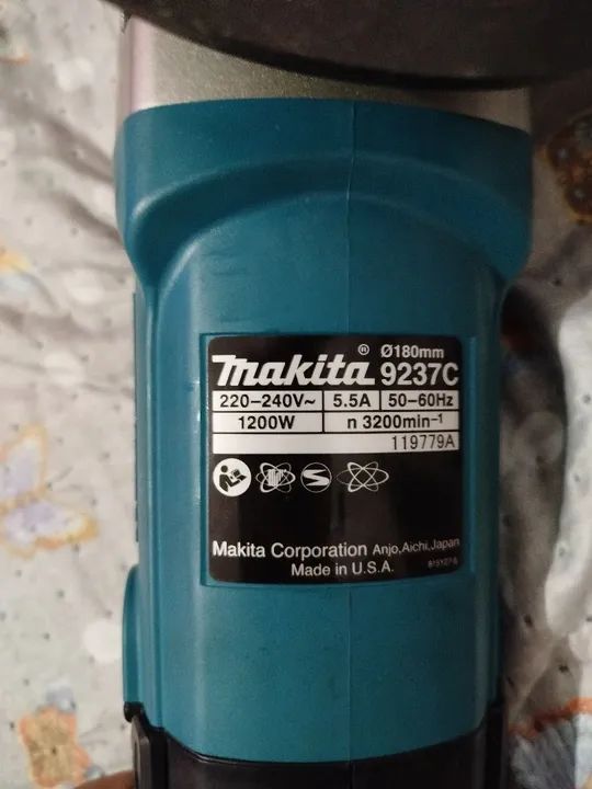 Lixadeira/Politriz Eletronica Makita 9237C-220V NA CAIXA!  - Foto 3