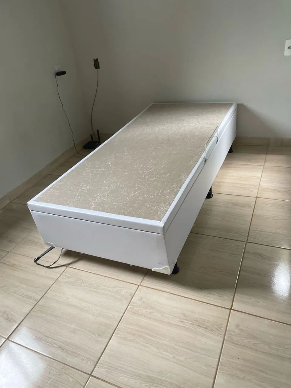 Cama Baú Solteiro Branco Corino 