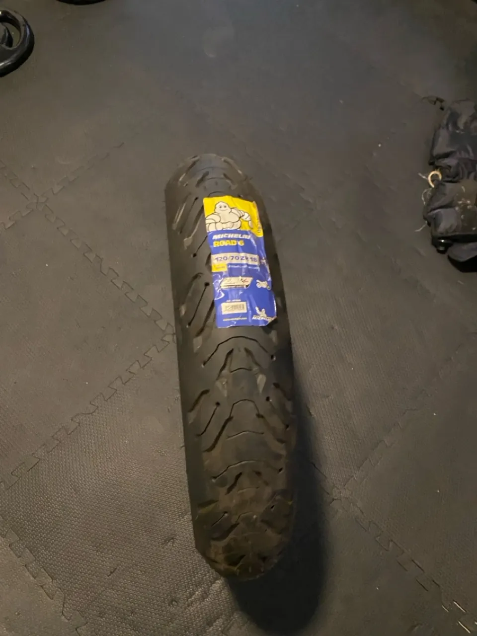 PNEU MICHELIN ROAD 6 120/70 ZR 18