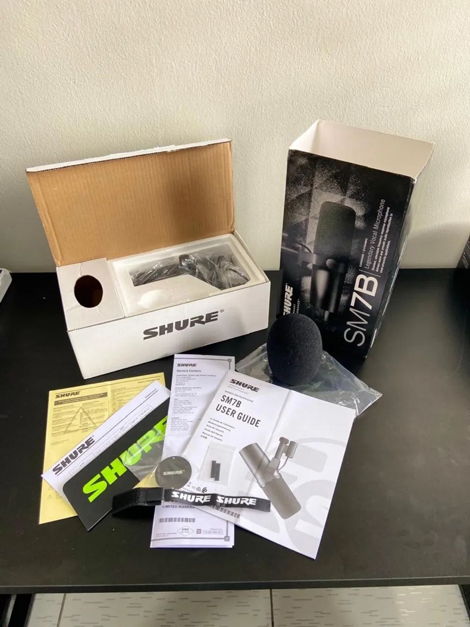 Microfone Shure Sm7b Dinâmico Vocal Para Estúdio Podcast Preto - Foto 6
