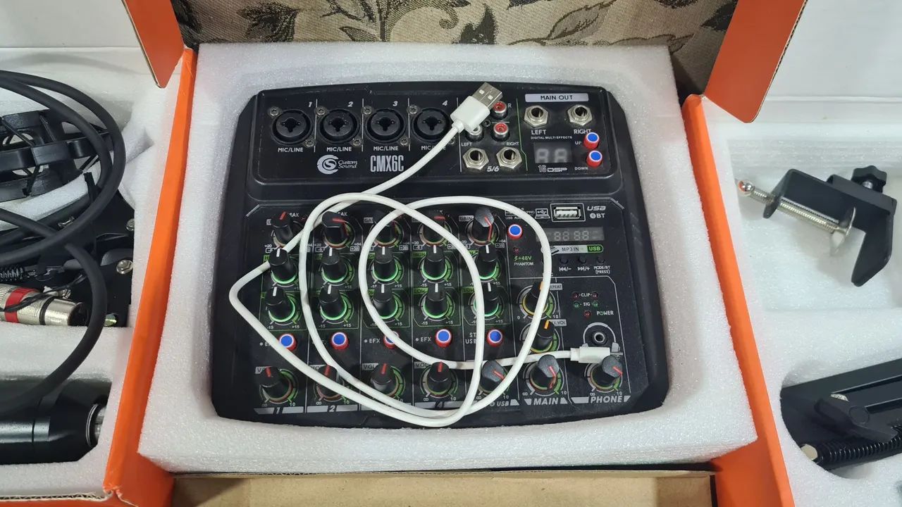 Kit Microfone Condensador + Mixer de Áudio 6 Canais  - Foto 4