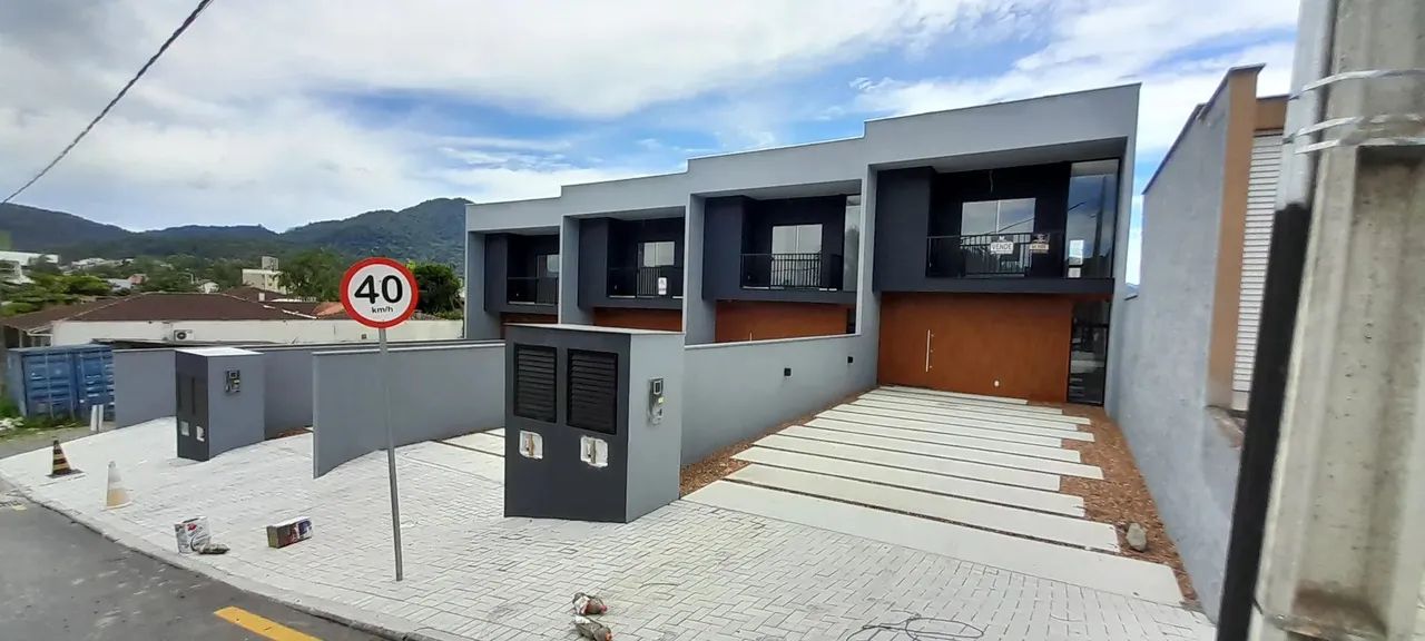 Geminado de Alto Padrão no Bairro Rau em Jaraguá do Sul / SC - Foto 2
