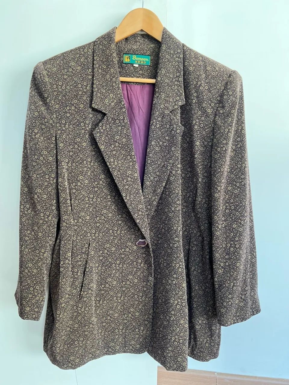 Blazer floral vintage com ombreiras