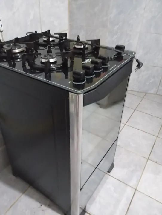 Fogão Dako espelhado tampa de vidro esse modelo e marca não explodir  - Foto 2