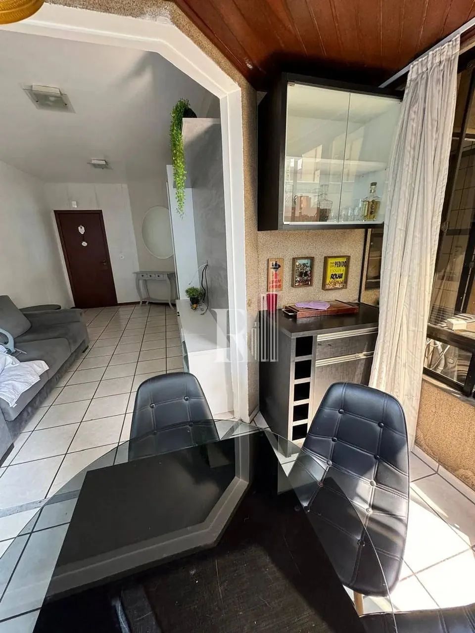 Excelente apartamento à venda mobiliado em Meia Praia Itapema á 700 metros do mar - Foto 3