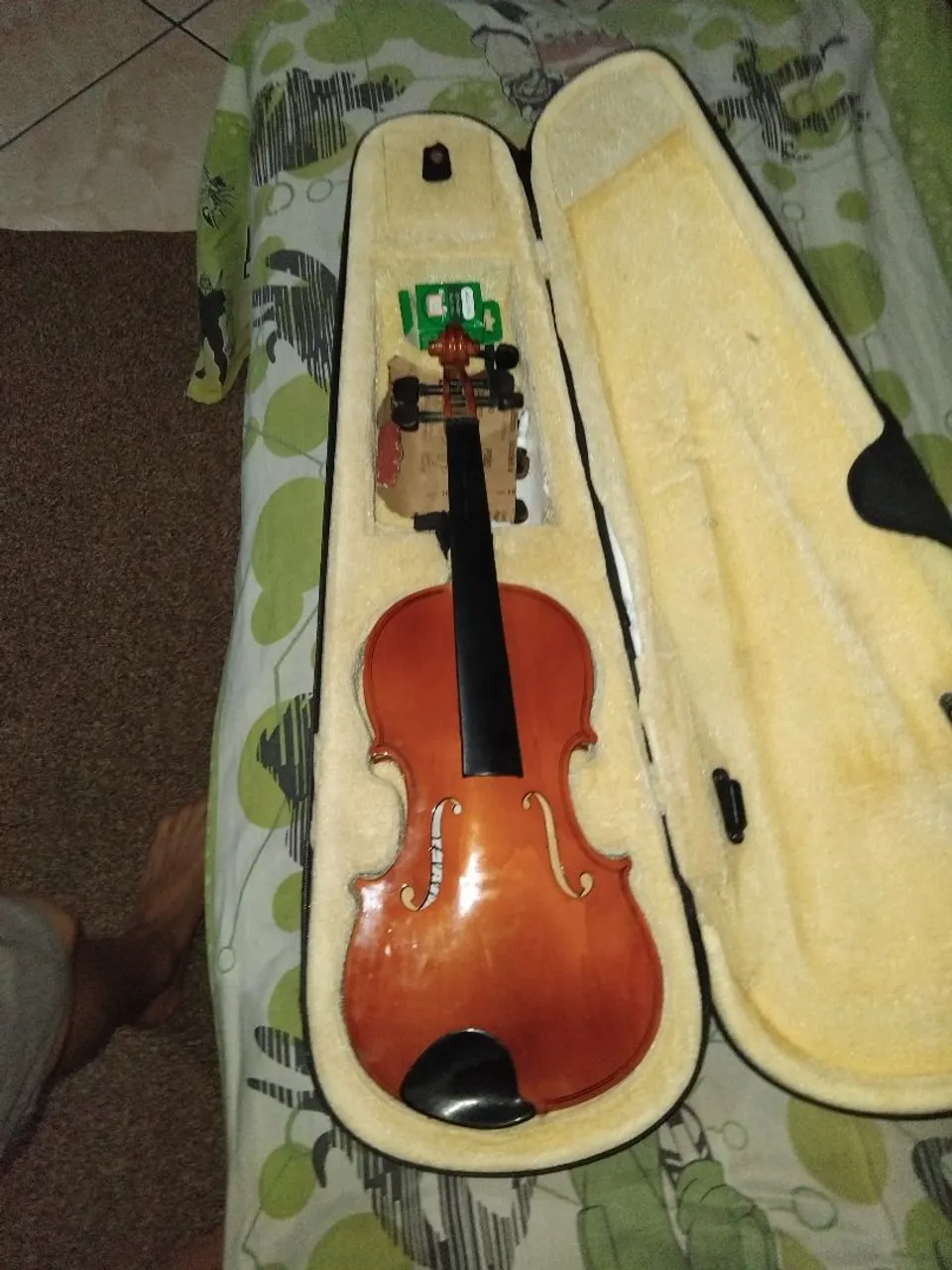 Violino com Arco e estojo incluso