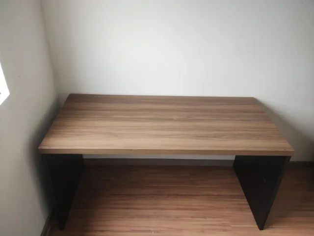 MESA DE ESCRITÓRIO 0,70cm x 1,50cm x 0,77cm
