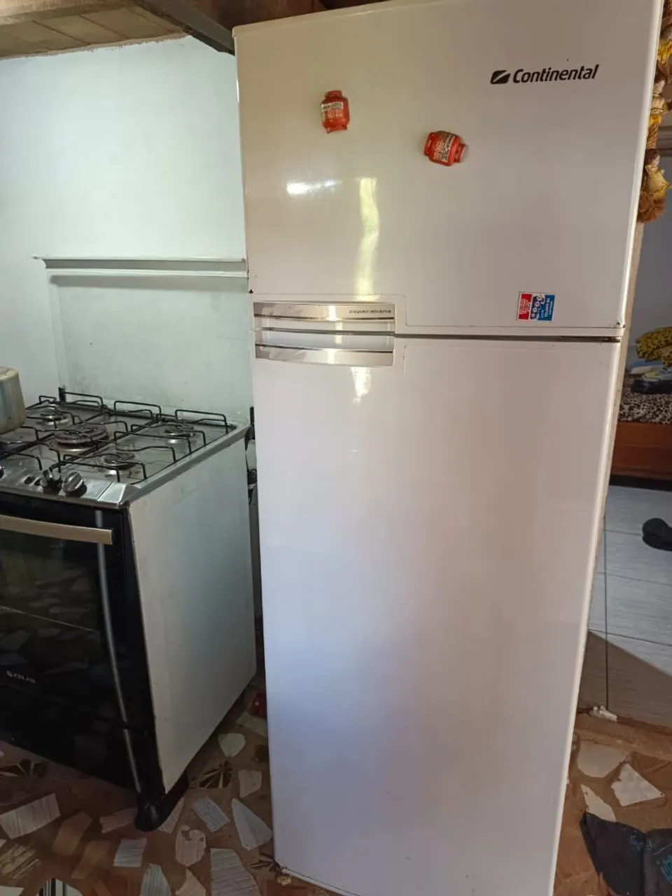 Geladeira semi nova
