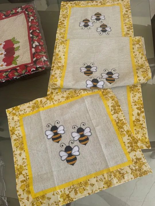 Caminho de mesa Abelha - 3 peças