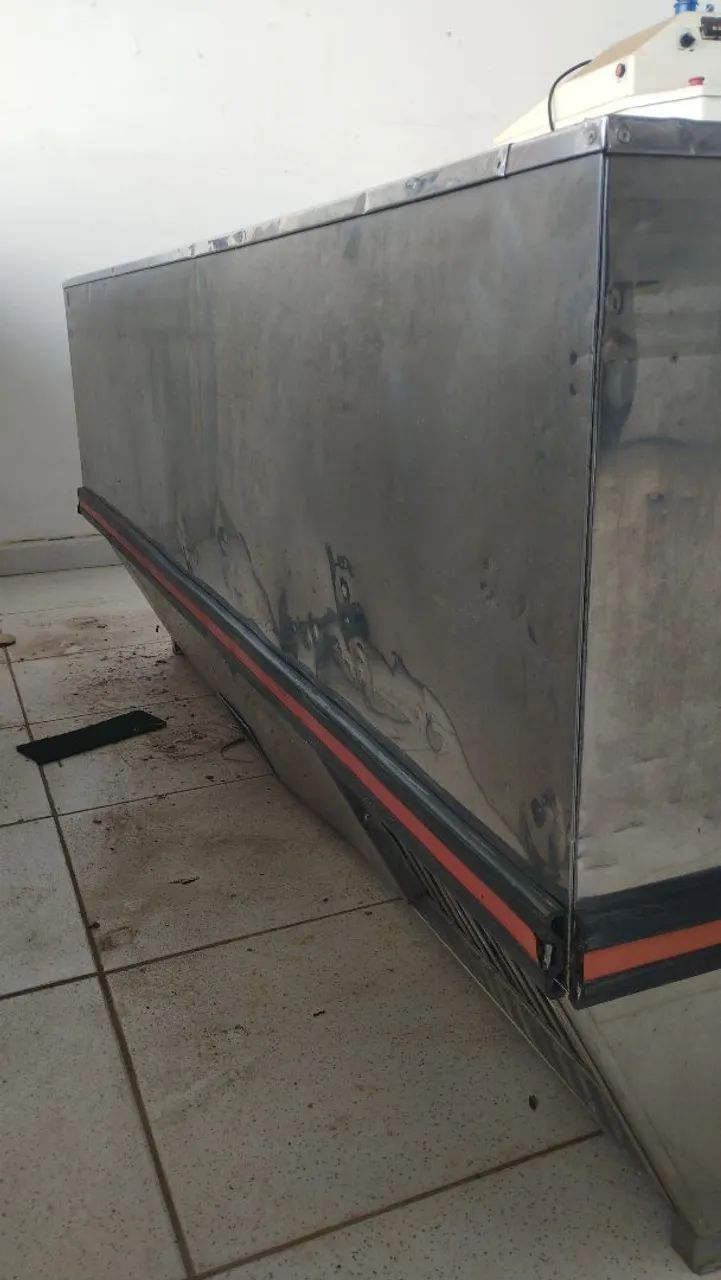 Vende-se Ilha Refrigerada em Inox com Tampas de Vidro!<br> - Foto 2