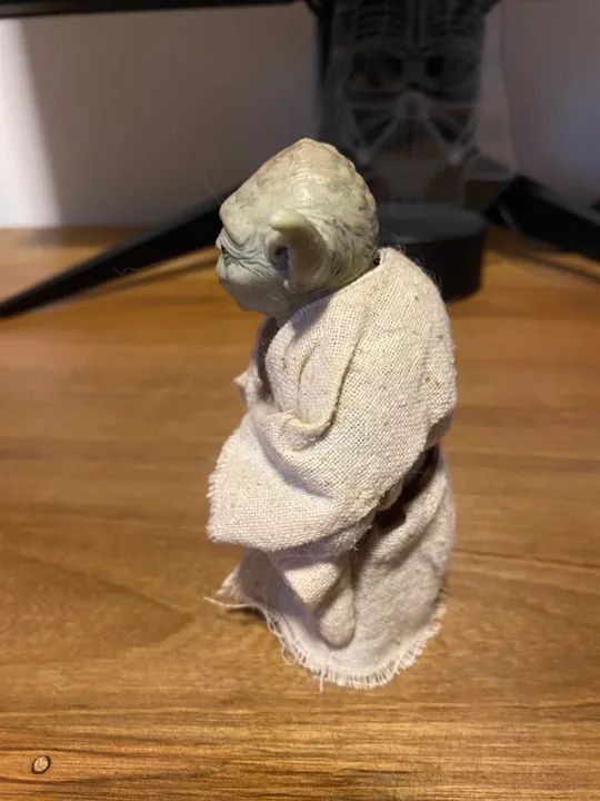 Boneco mestre yoda pvc com roupa em tecido - Foto 2