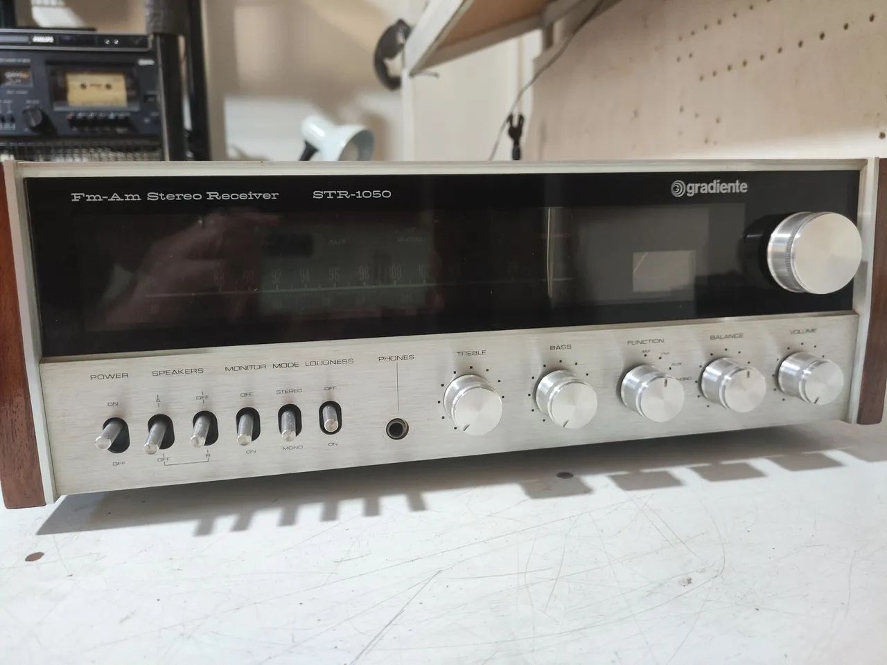 Lindo Gradiente STR-1050 - Receptor de Áudio Estéreo