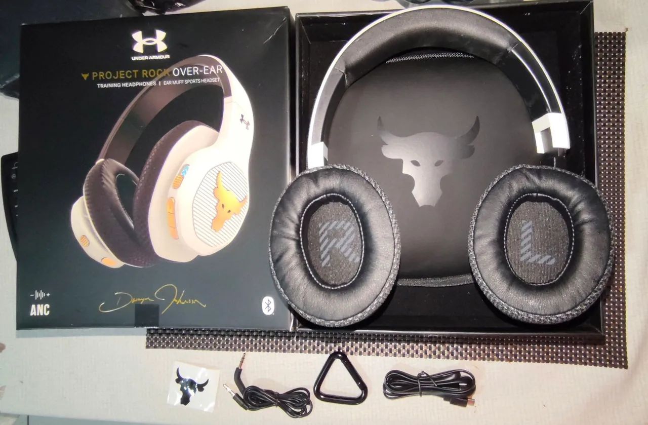 Fone de ouvido jbl Under Armour project rock over era branco