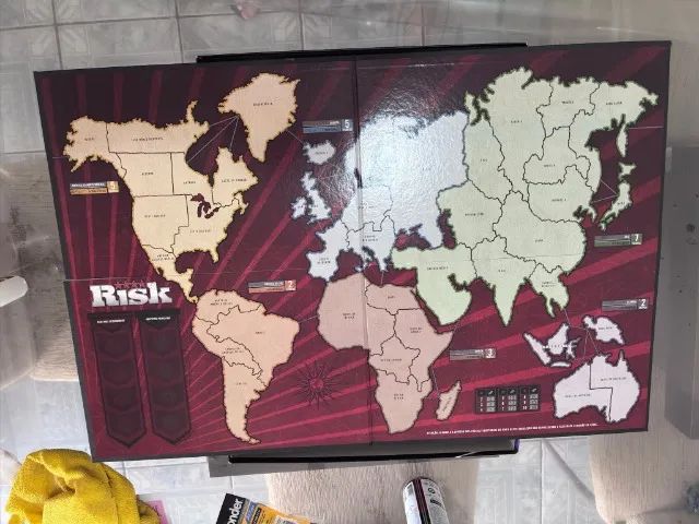 Jogo de Tabuleiro Risk (Hasbro) - Foto 3