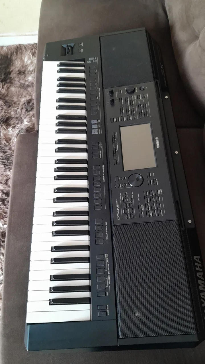 Teclado Yamaha SX700