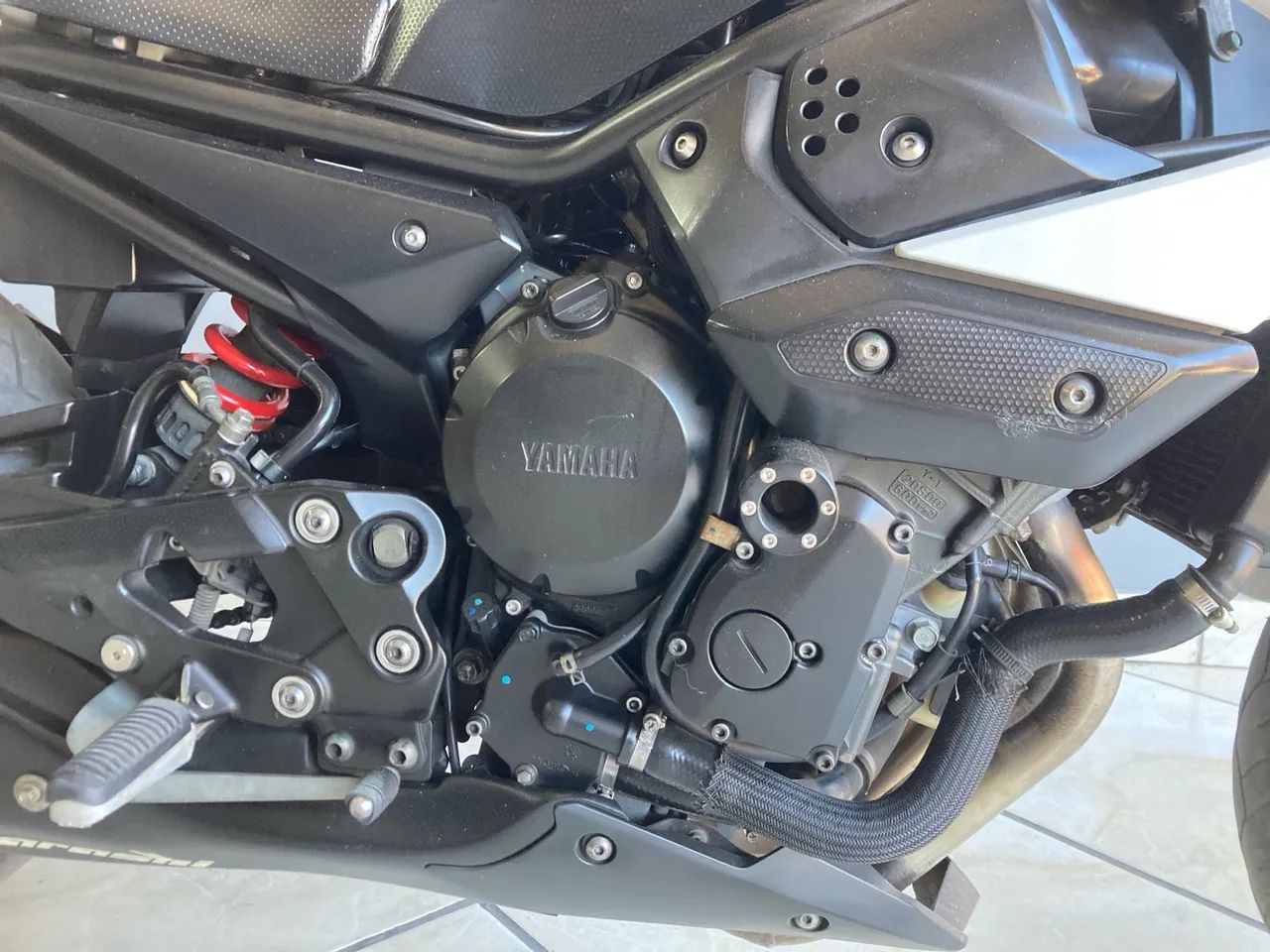 YAMAHA XJ6-N - Foto 3