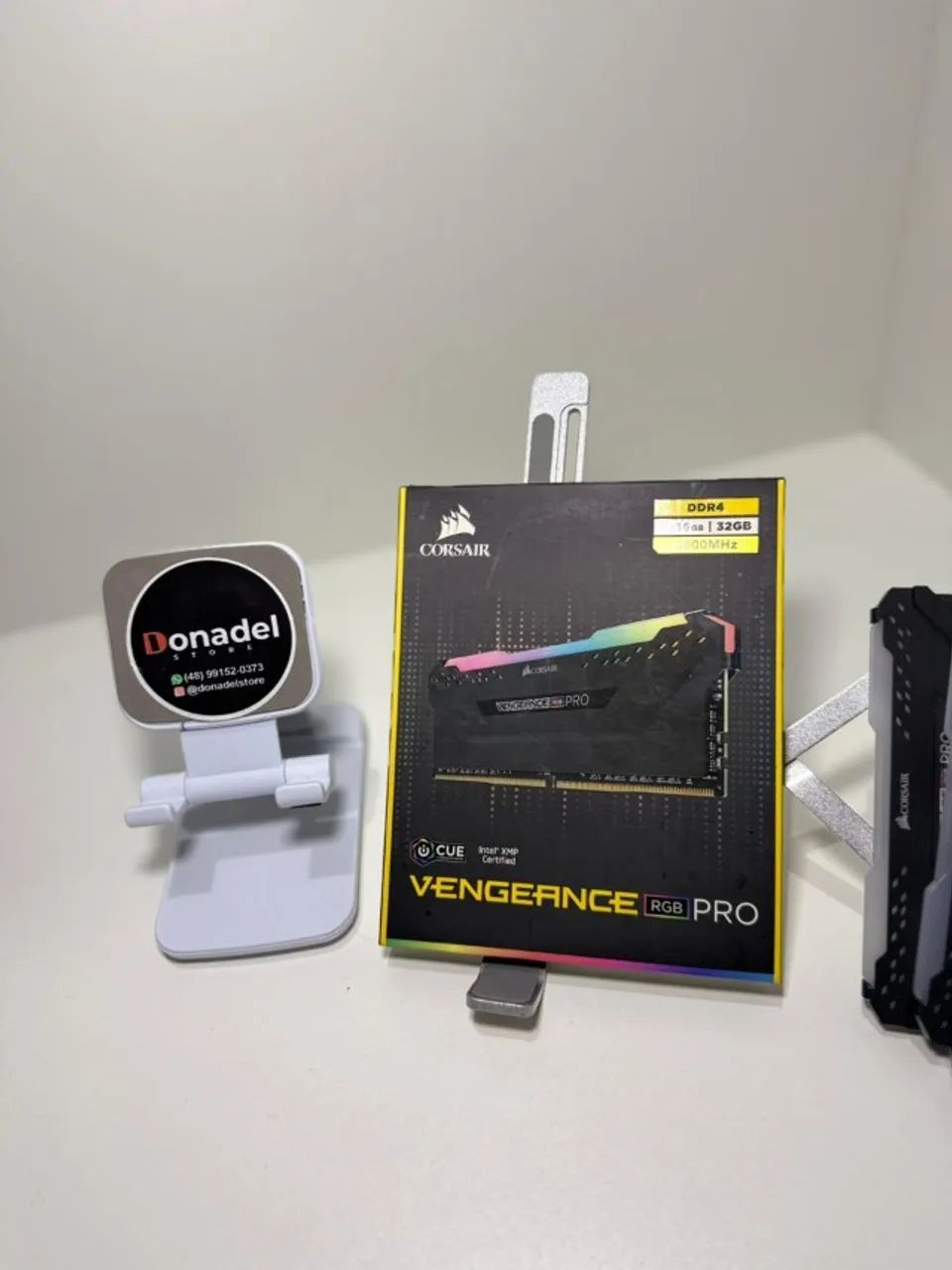 Memória RAM Corsair Vengeance PRO RGB 2x16 3600Hz Seminova - Foto 3