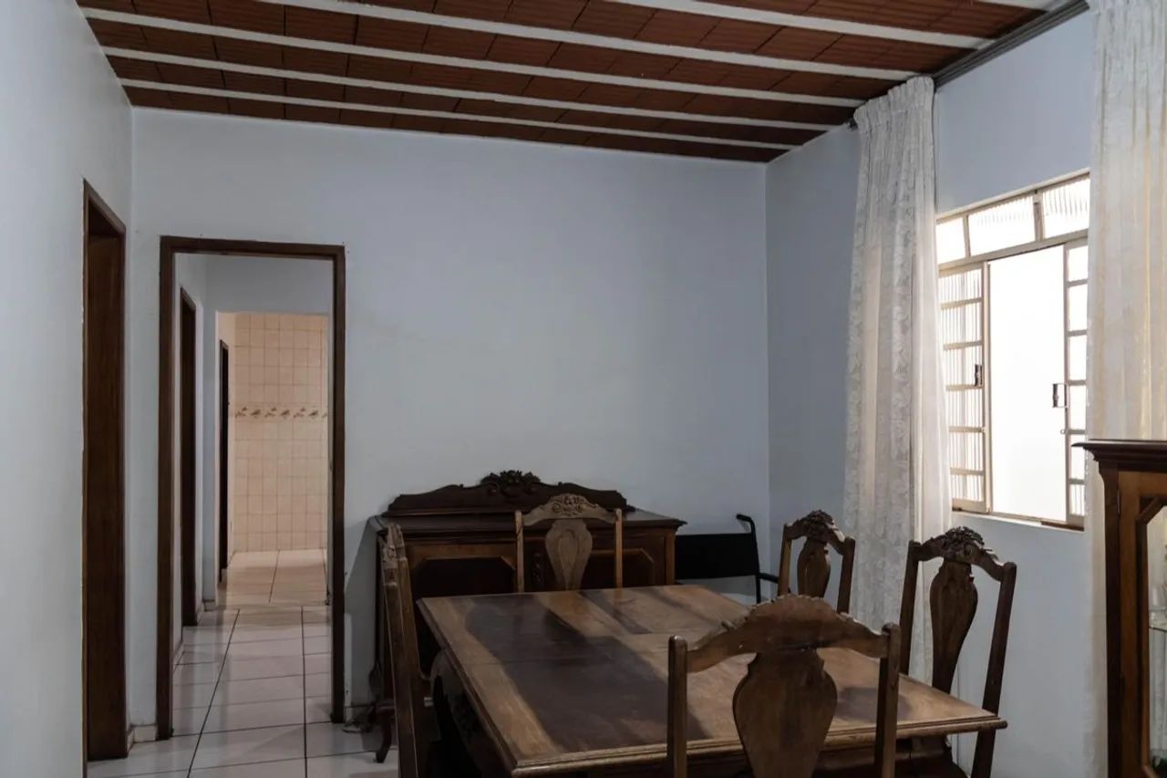 Casa à Venda - Calafate, 3 Quartos, 270 m2 - Foto 2