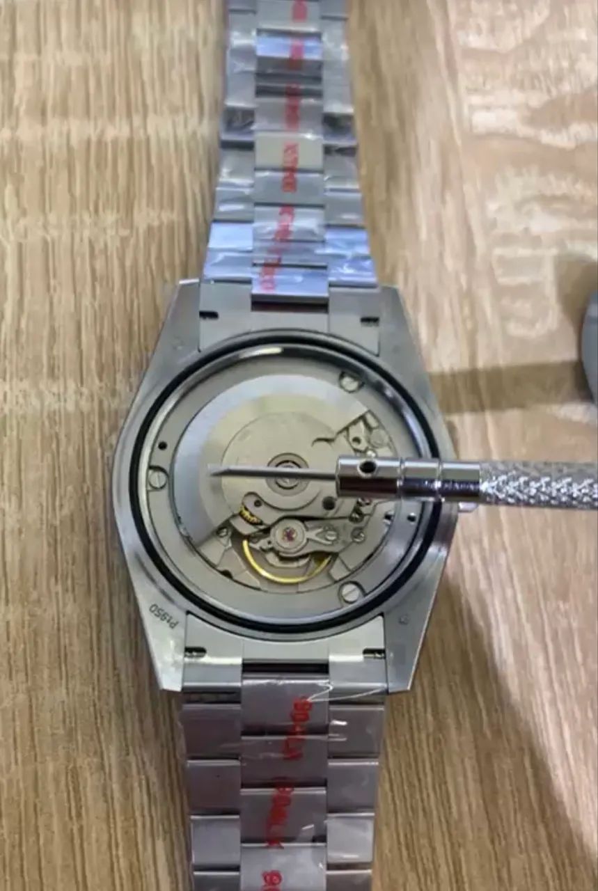 Relógio estilo Rolex Day date arábigo com bisel de diamantes base eta super clone  - Foto 4