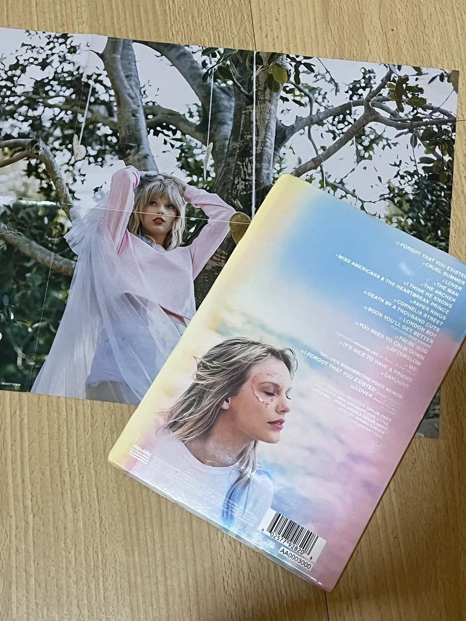 Lover Deluxe Version 2 Taylor Swift - CDs, DVDs etc - Vila