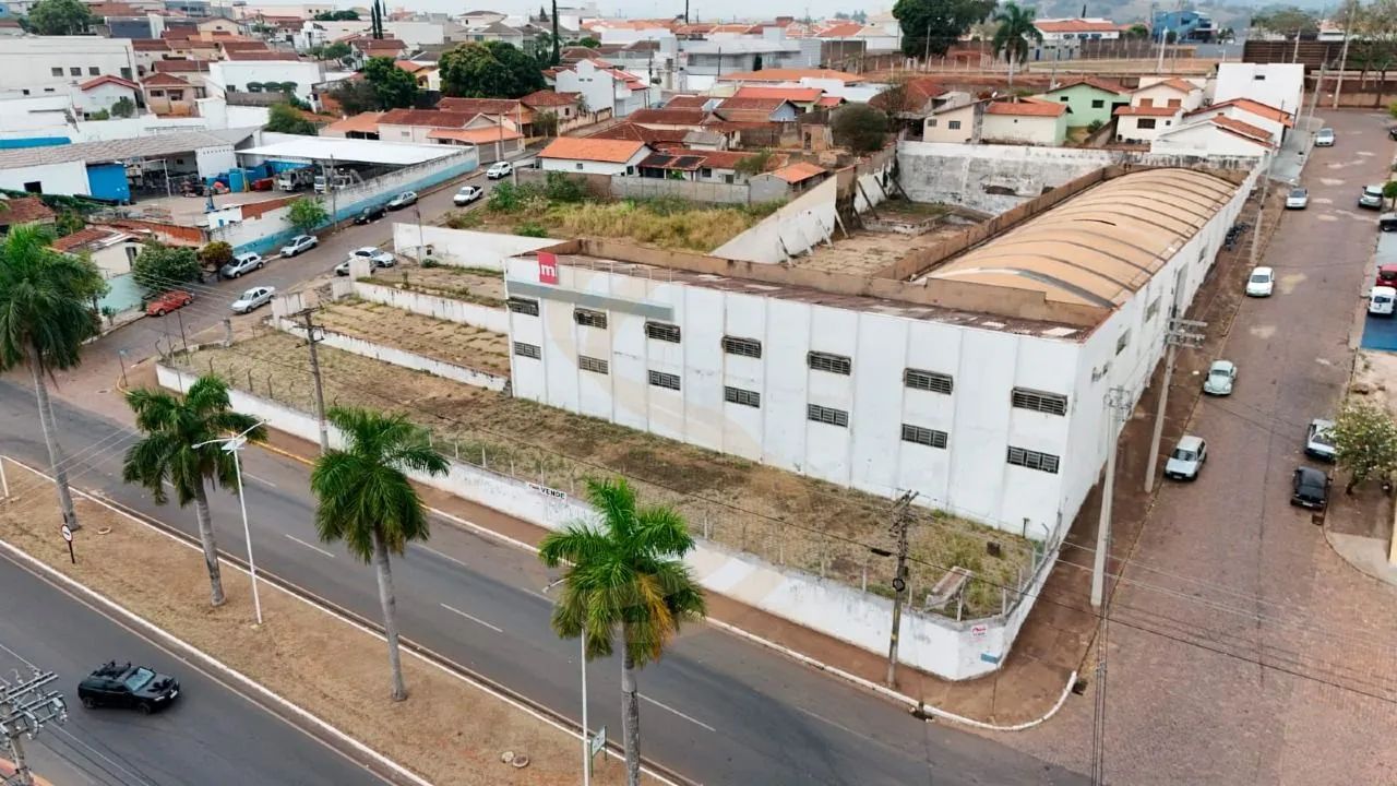 Galpão à Venda em Centro, São José do Rio Pardo - SP - Foto 2