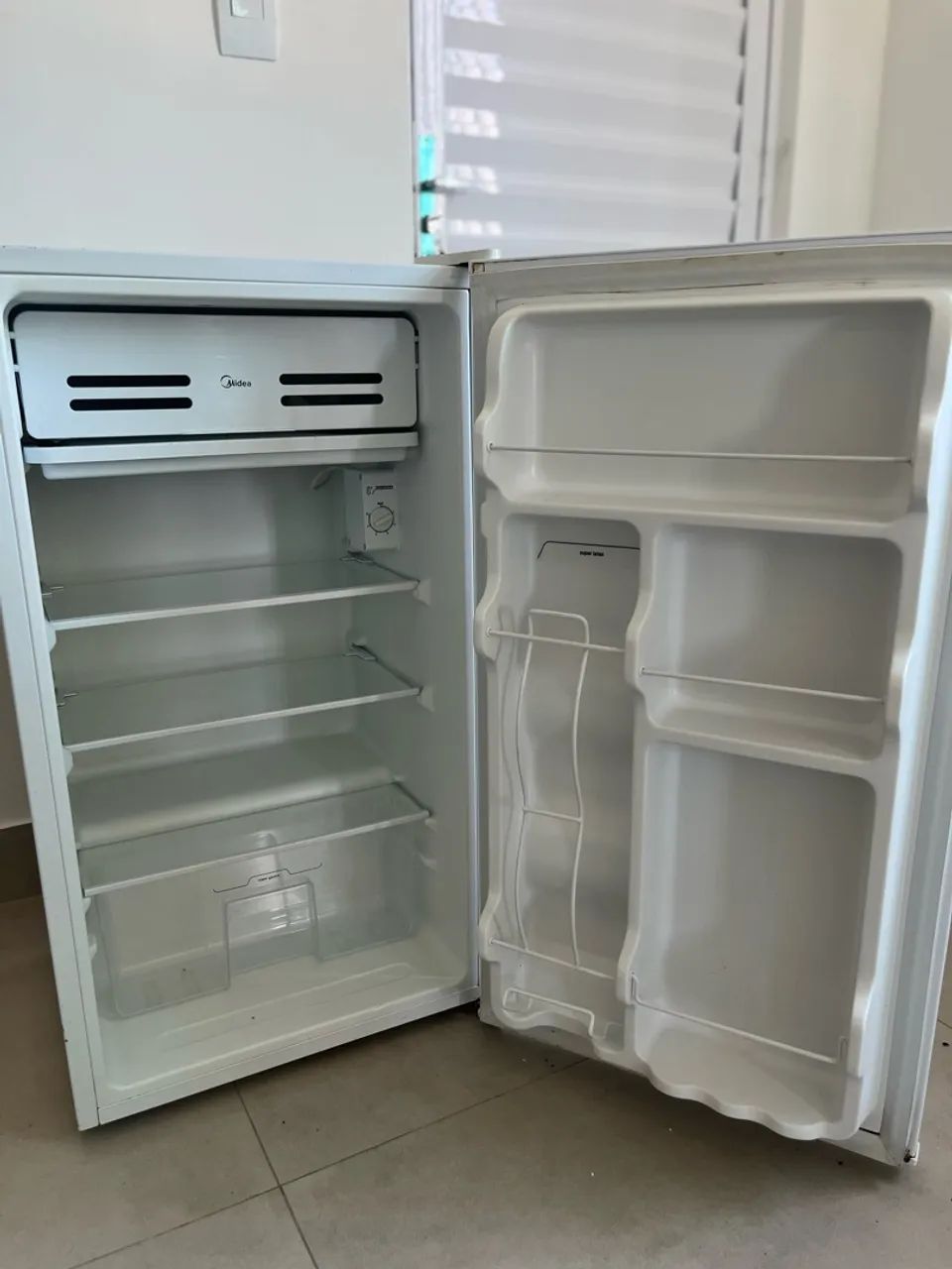 FRIGOBAR MIDEA 