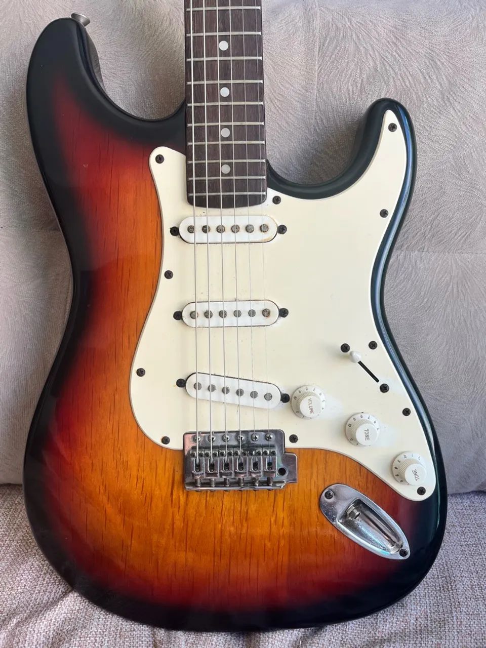 Vendo Guitarra Eagle - Foto 2