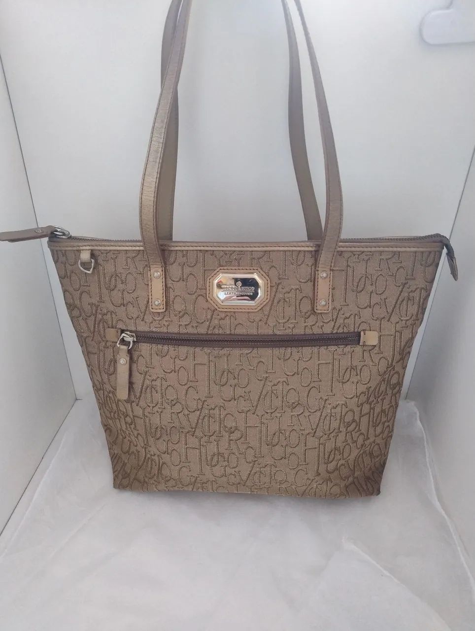 Bolsa Victor Hugo jacard dourado 