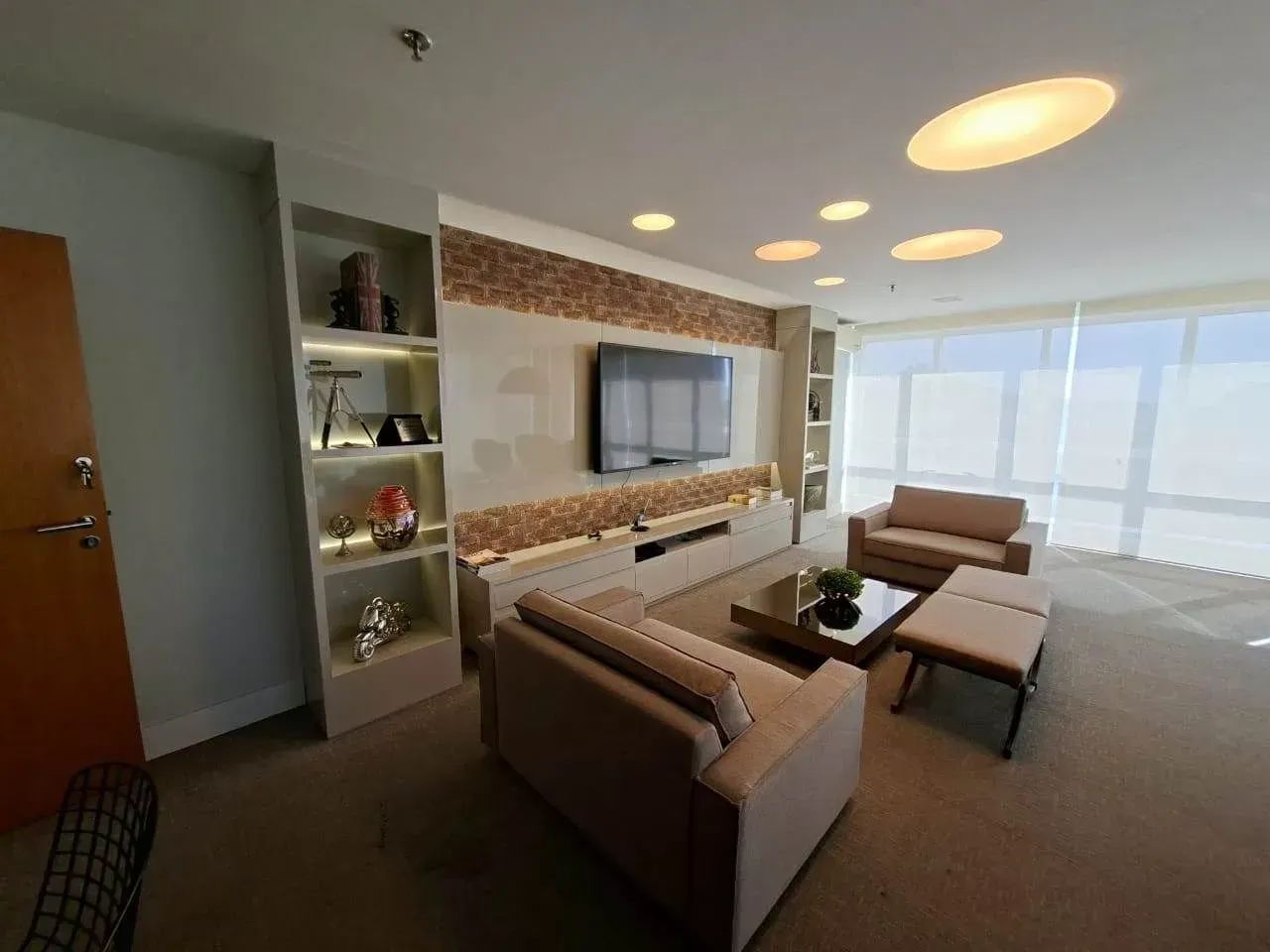 Sala Comercial de Luxo à Venda no Edifício Unique Business  Praia da Costa - Foto 2
