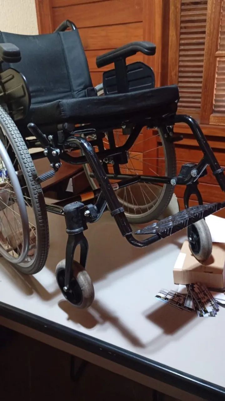 Cadeira De Rodas Ágile S Jaguaribe 44cm - Usada Só 3 Vezes - Foto 5