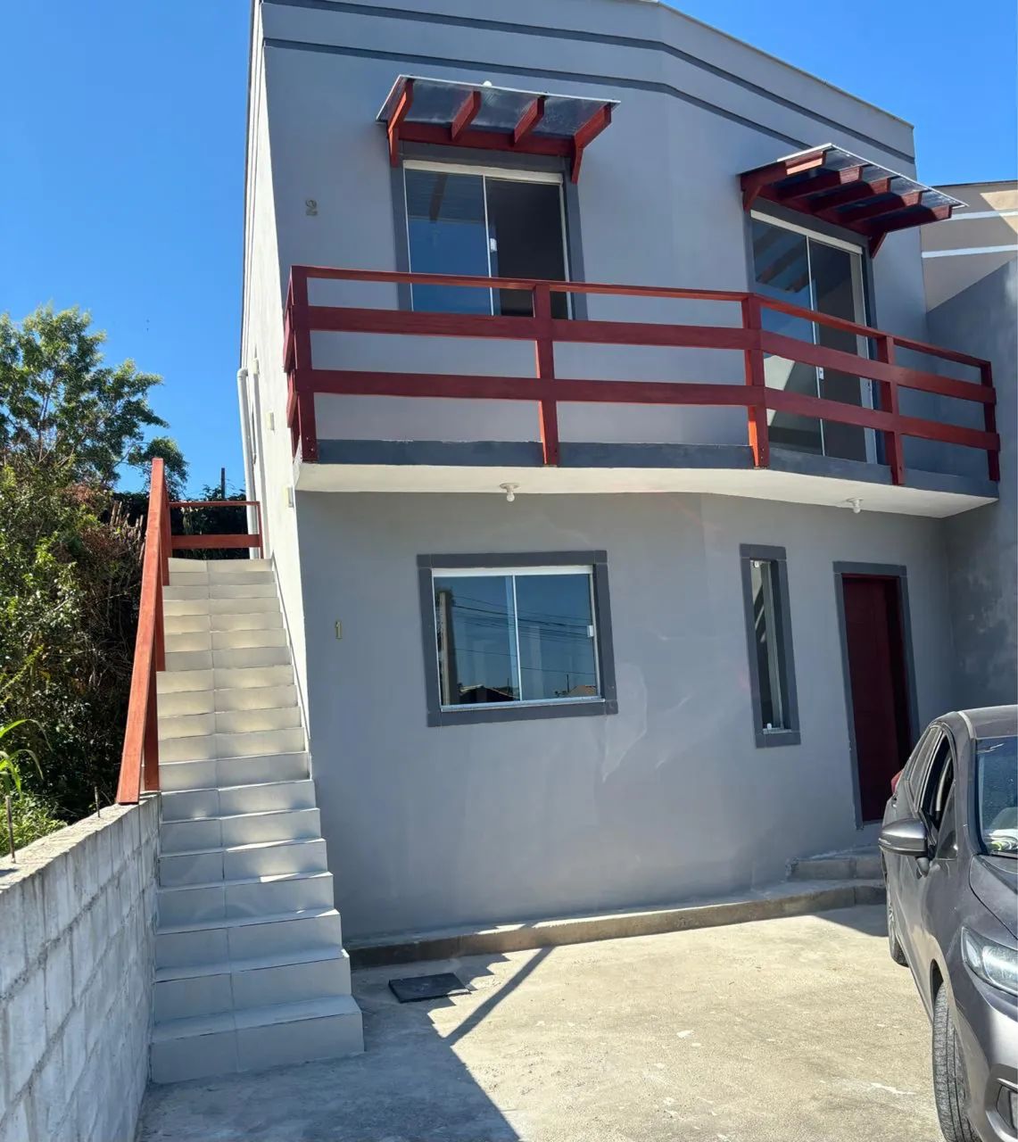 Alugo apartamento padrão 