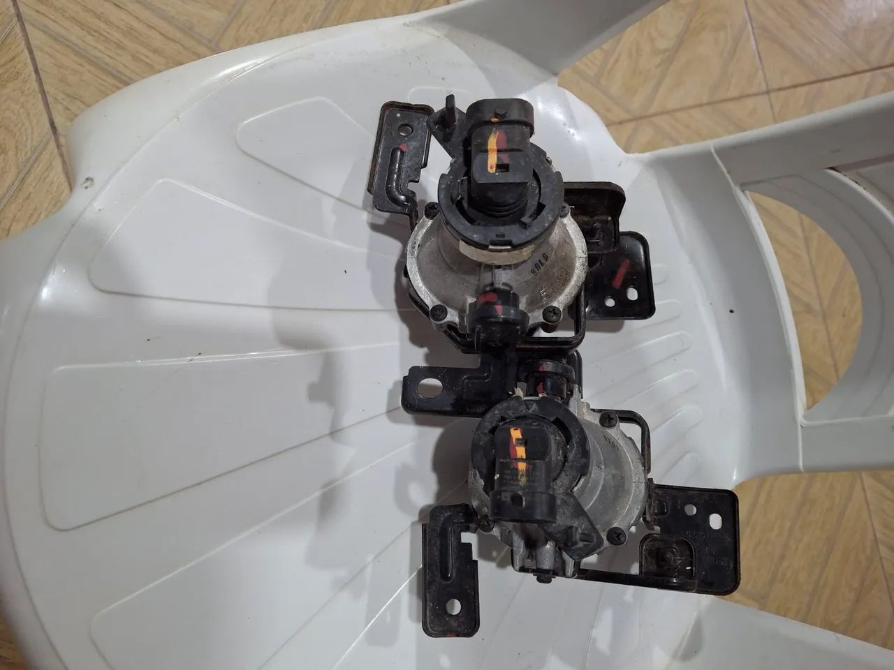Vendo um par de farol do HB20 - Foto 2