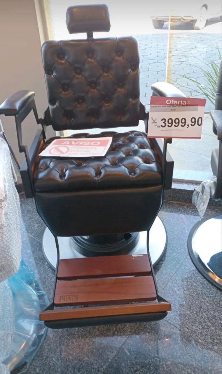Móveis para salão com 50% de desconto 