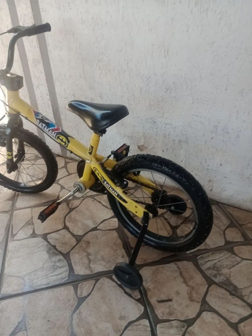 Bicicleta infantil aro 16 com personagem do Batman  - Foto 5