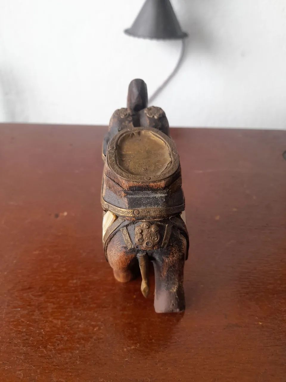 Antigo elefante de madeira madre pérola e latão - Foto 4