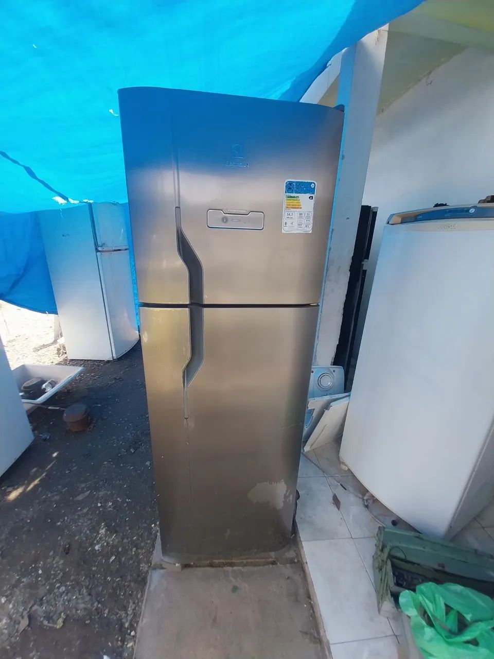 Geladeira Electrolux frost free 