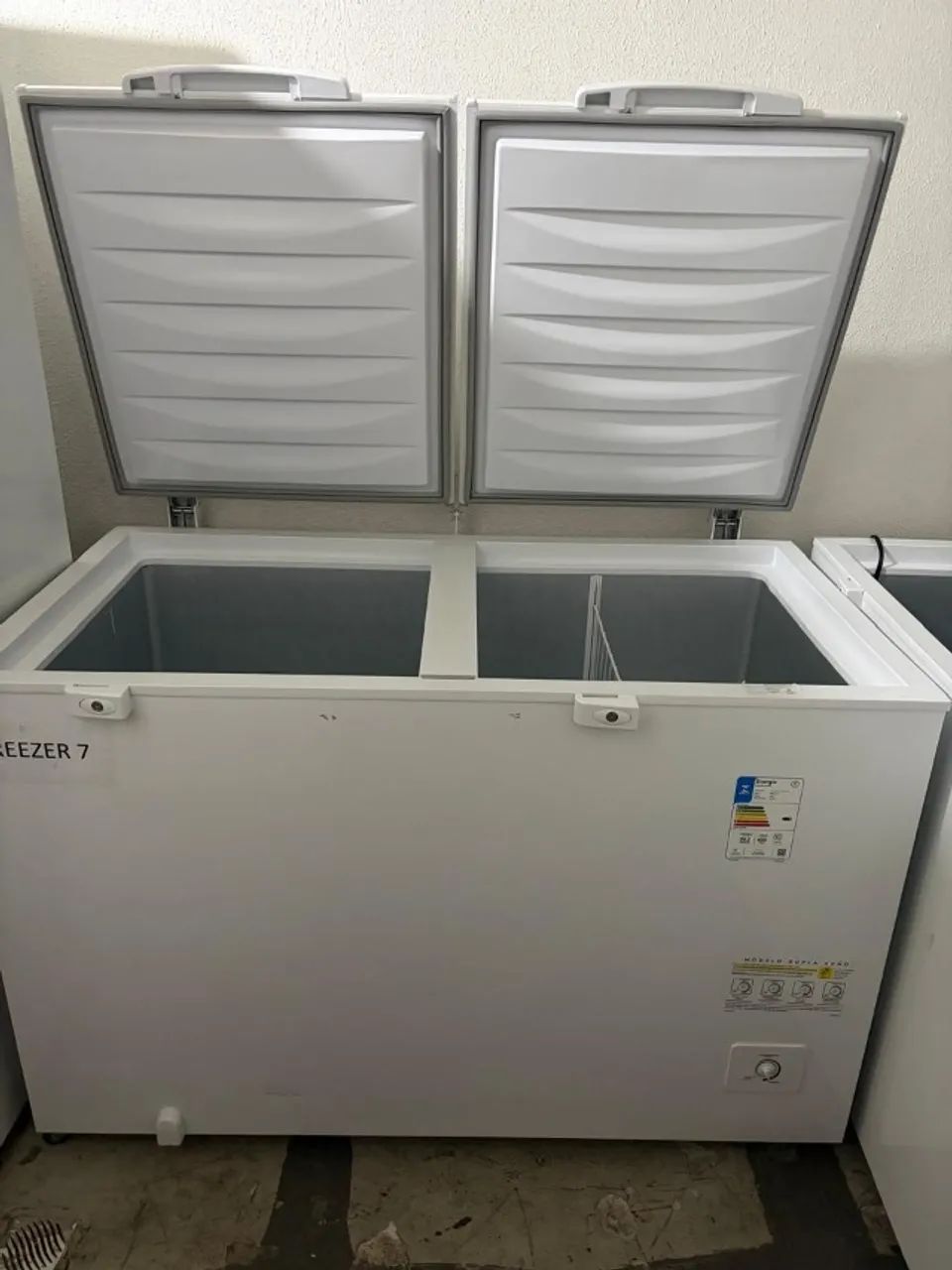 FREZER HORIZONTAL ELETROLUX 2 PORTAS 512 litros - Foto 2