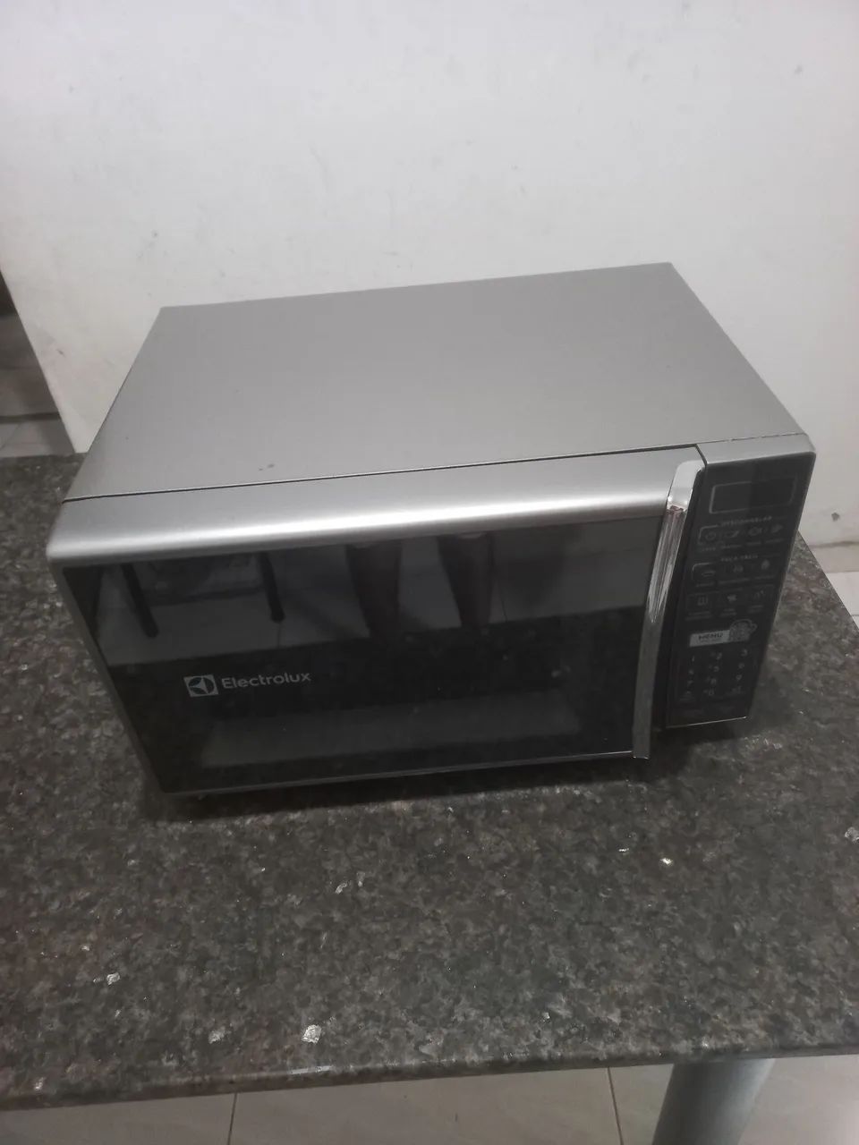 Micro-ondas Eletrolux espelhado  37L