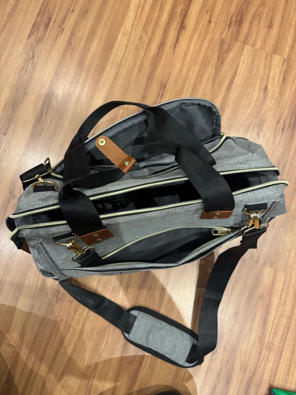 Bolsa Maternidade Transversal Lequeen Cinza  - Foto 4